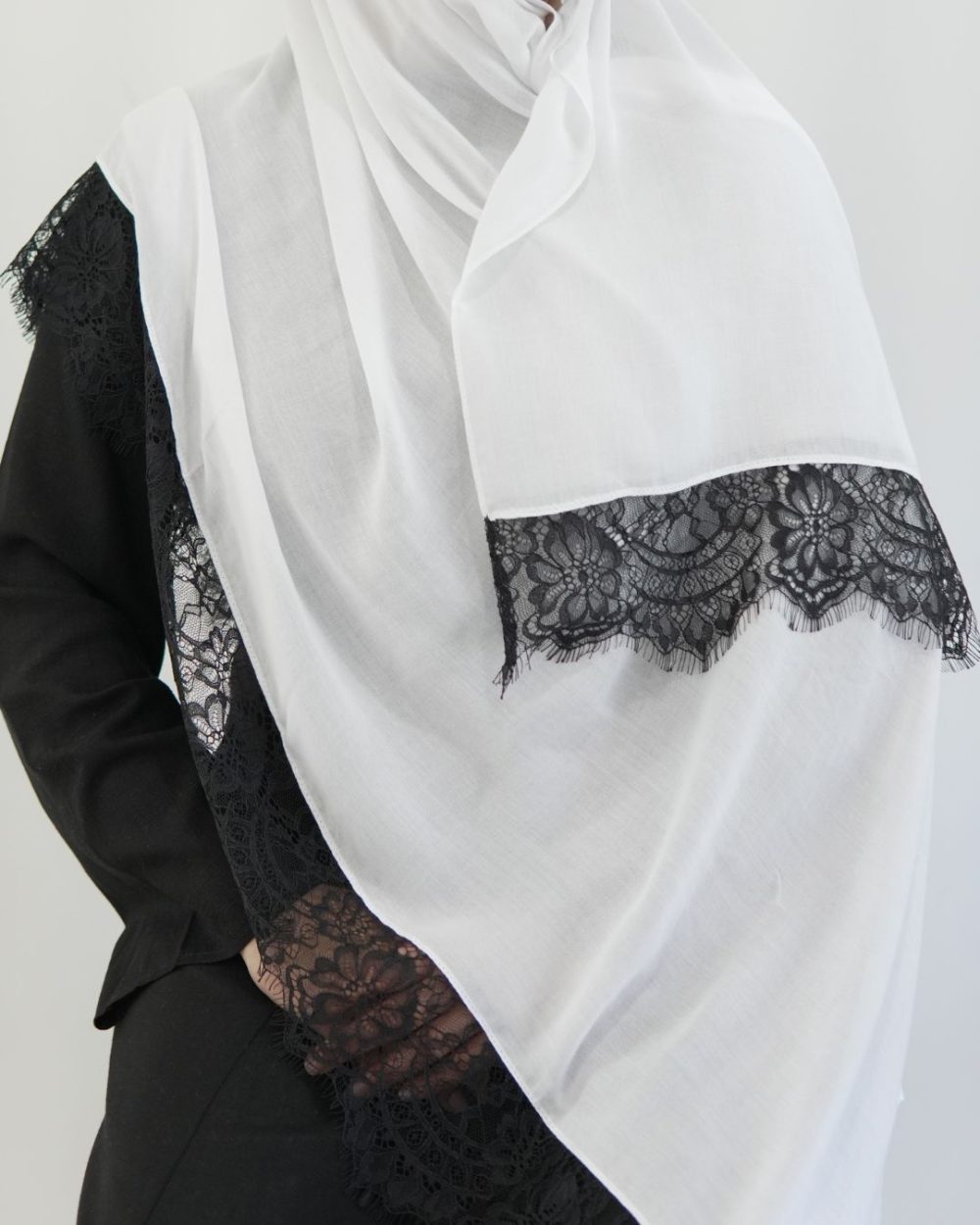Lace Modal White Hijab Black Lace Set